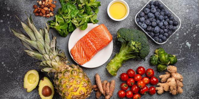 anti-inflammatory foods such as avocado, pineapple, salmon, ginger, and blueberries